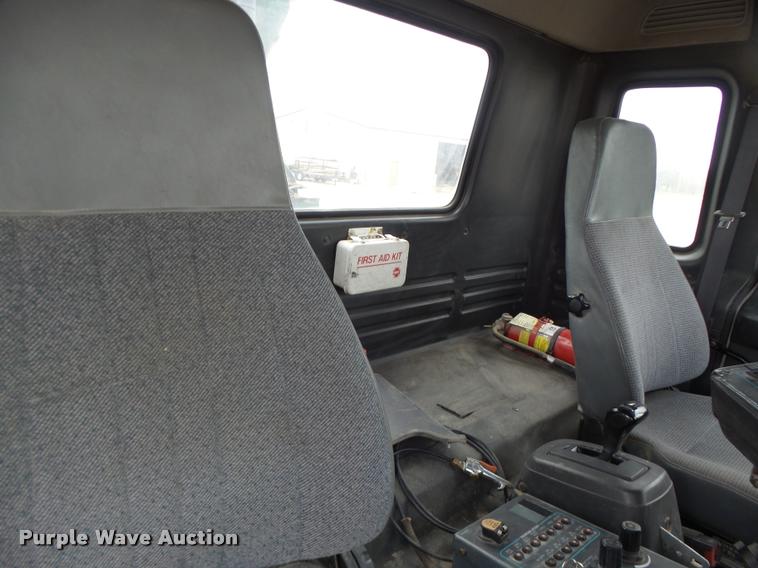 image for item K5646 1998 GMC T7500 street sweeper truck