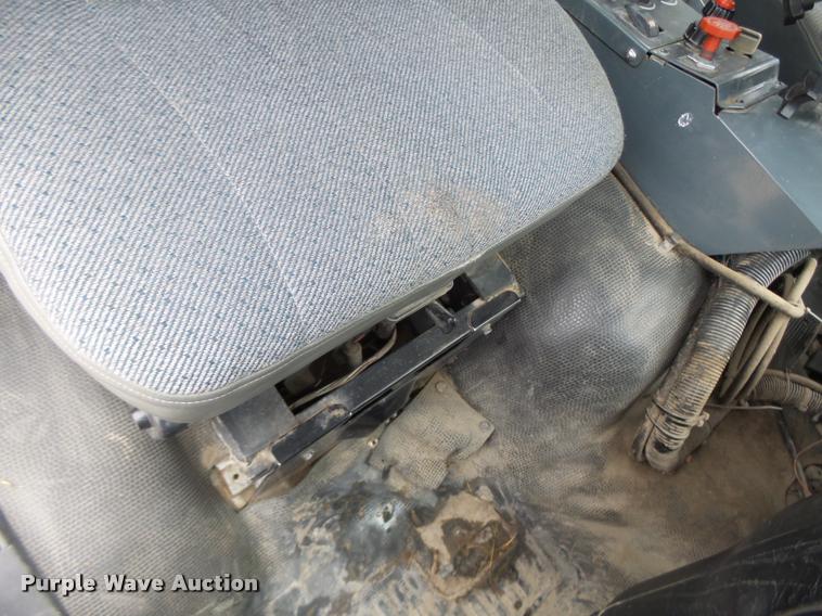 image for item K5646 1998 GMC T7500 street sweeper truck