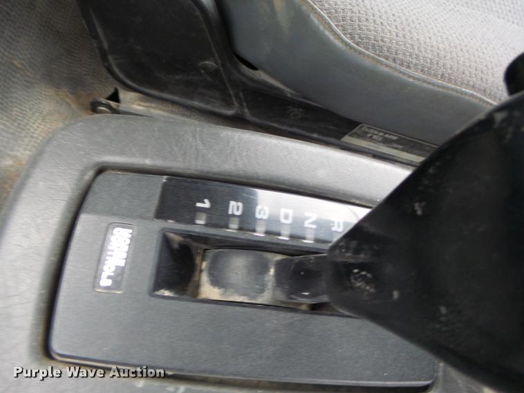 image for item K5646 1998 GMC T7500 street sweeper truck