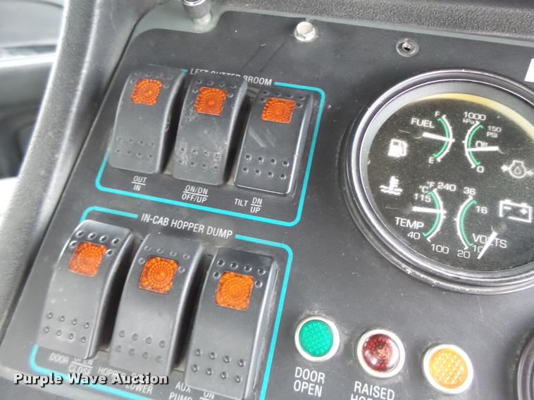 image for item K5646 1998 GMC T7500 street sweeper truck