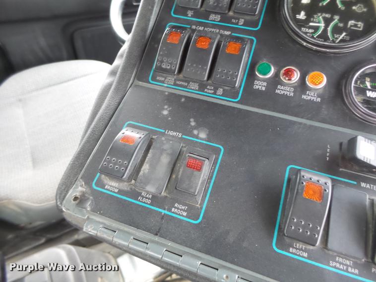 image for item K5646 1998 GMC T7500 street sweeper truck