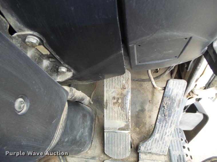 image for item K5646 1998 GMC T7500 street sweeper truck