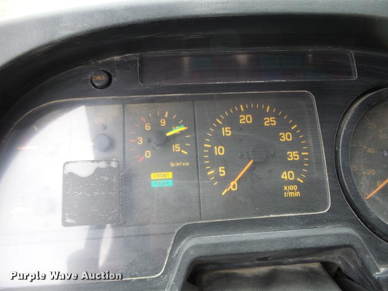 image for item K5646 1998 GMC T7500 street sweeper truck