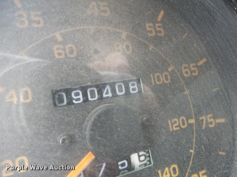 image for item K5646 1998 GMC T7500 street sweeper truck