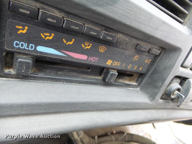 image for item K5646 1998 GMC T7500 street sweeper truck