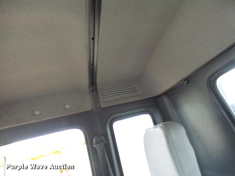 image for item K5646 1998 GMC T7500 street sweeper truck