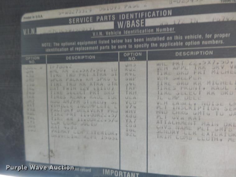 image for item K5646 1998 GMC T7500 street sweeper truck