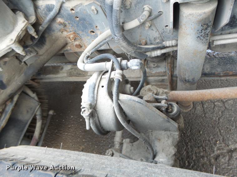 image for item K5646 1998 GMC T7500 street sweeper truck