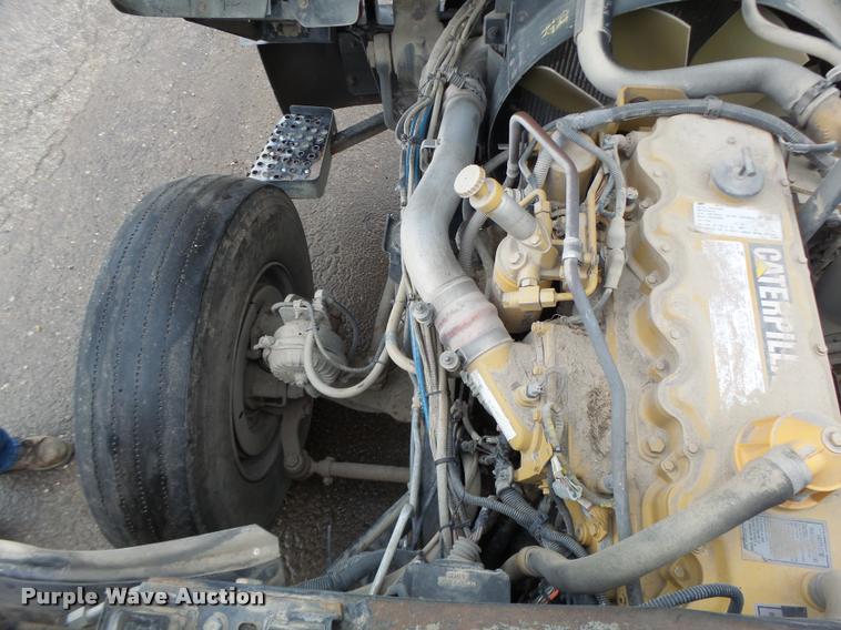 image for item K5646 1998 GMC T7500 street sweeper truck