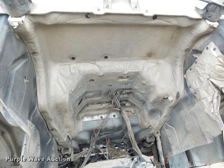 image for item K5646 1998 GMC T7500 street sweeper truck