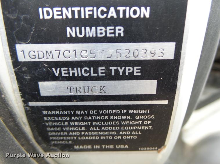 image for item K5646 1998 GMC T7500 street sweeper truck