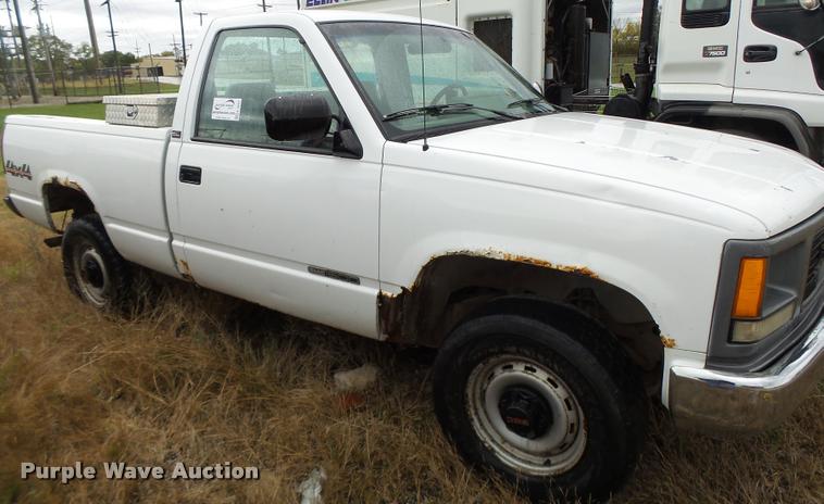 image for item K5647 1994 GMC Sierra 1500 pickup truck