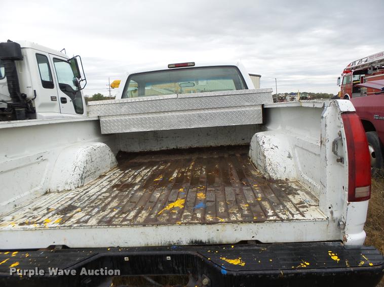 image for item K5647 1994 GMC Sierra 1500 pickup truck