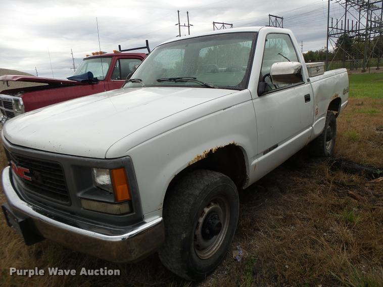 image for item K5647 1994 GMC Sierra 1500 pickup truck