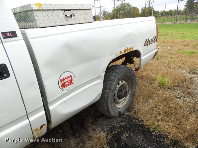 image for item K5647 1994 GMC Sierra 1500 pickup truck