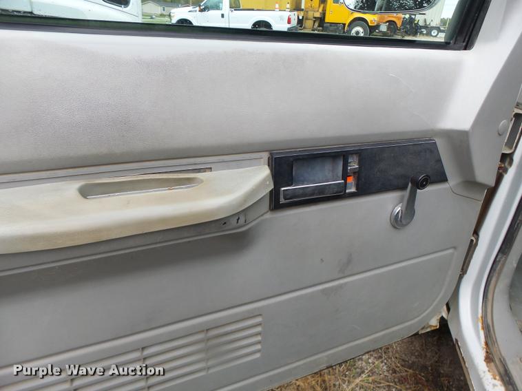 image for item K5647 1994 GMC Sierra 1500 pickup truck