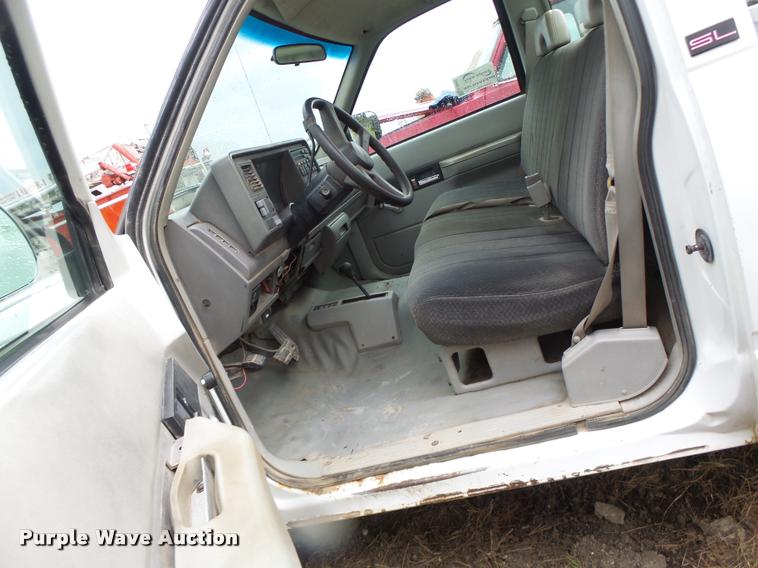 image for item K5647 1994 GMC Sierra 1500 pickup truck