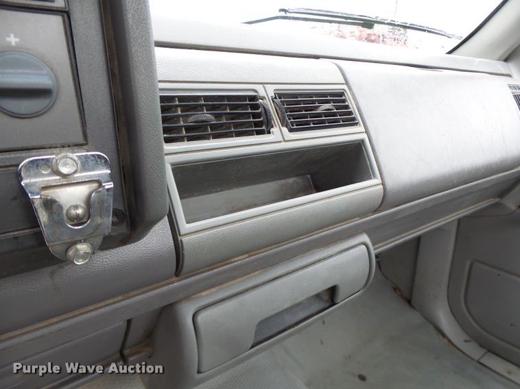 image for item K5647 1994 GMC Sierra 1500 pickup truck