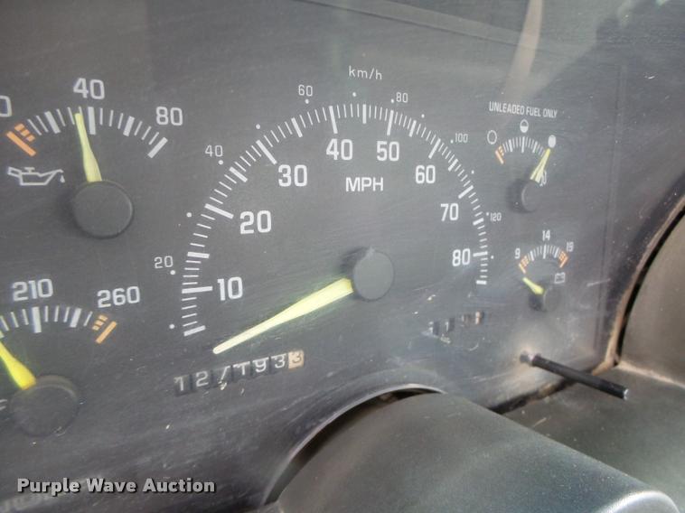 image for item K5647 1994 GMC Sierra 1500 pickup truck