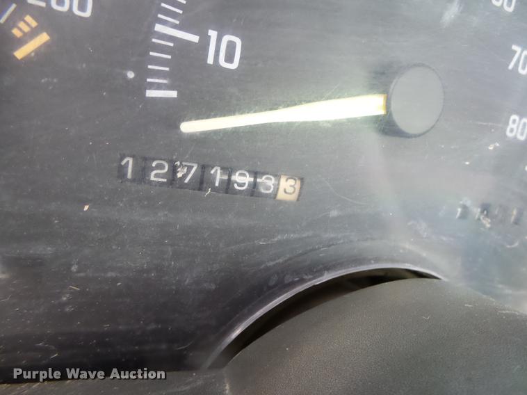 image for item K5647 1994 GMC Sierra 1500 pickup truck