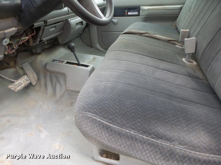 image for item K5647 1994 GMC Sierra 1500 pickup truck