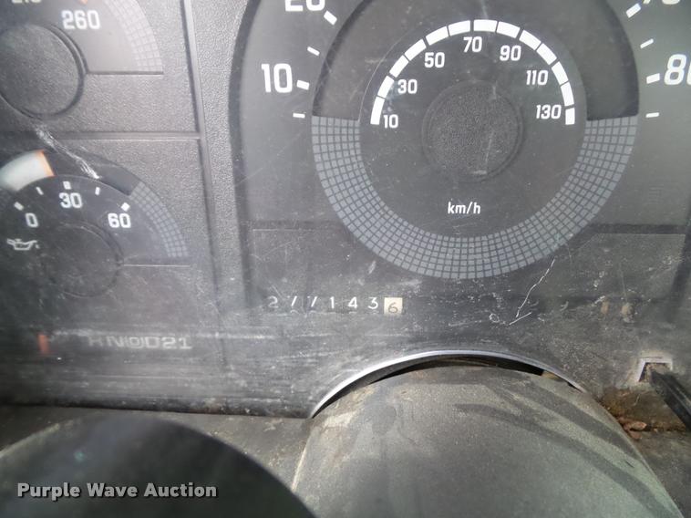 image for item K8069 1990 Chevrolet Silverado 1500 pickup truck