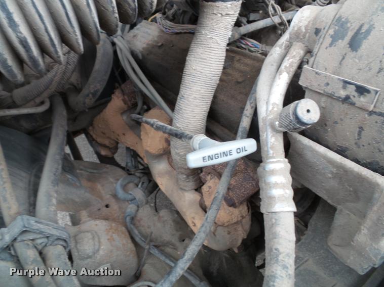 image for item K8069 1990 Chevrolet Silverado 1500 pickup truck