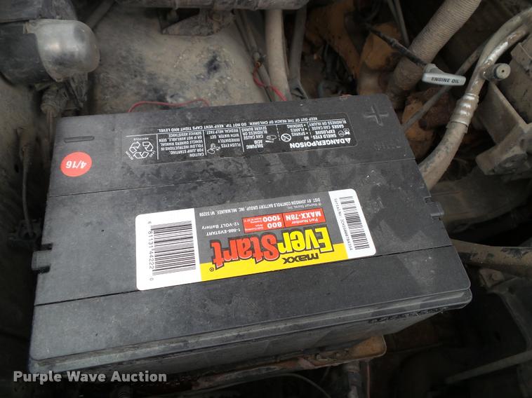 image for item K8069 1990 Chevrolet Silverado 1500 pickup truck