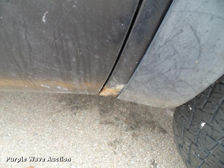 image for item K8069 1990 Chevrolet Silverado 1500 pickup truck