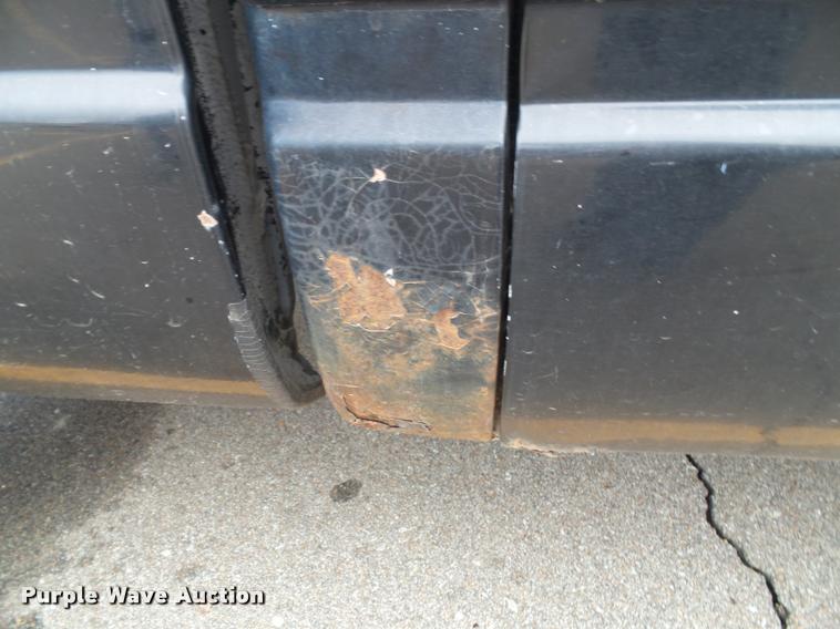 image for item K8069 1990 Chevrolet Silverado 1500 pickup truck