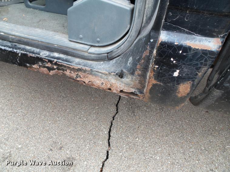 image for item K8069 1990 Chevrolet Silverado 1500 pickup truck