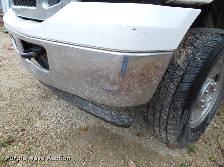 image for item K8074 2007 Ford F250 Super Duty XLT flatbed pickup truck