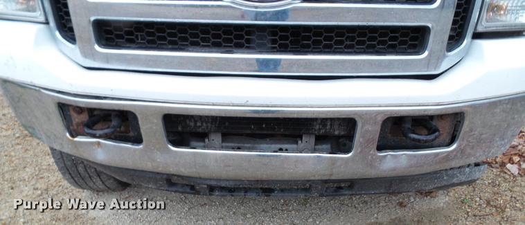 image for item K8074 2007 Ford F250 Super Duty XLT flatbed pickup truck