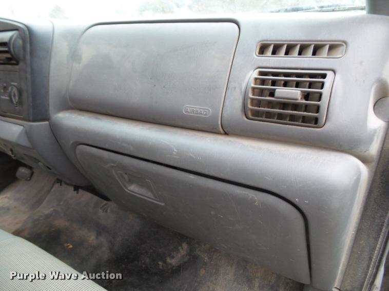 image for item K8074 2007 Ford F250 Super Duty XLT flatbed pickup truck