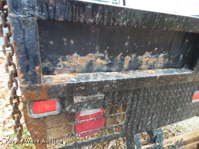 image for item K8074 2007 Ford F250 Super Duty XLT flatbed pickup truck