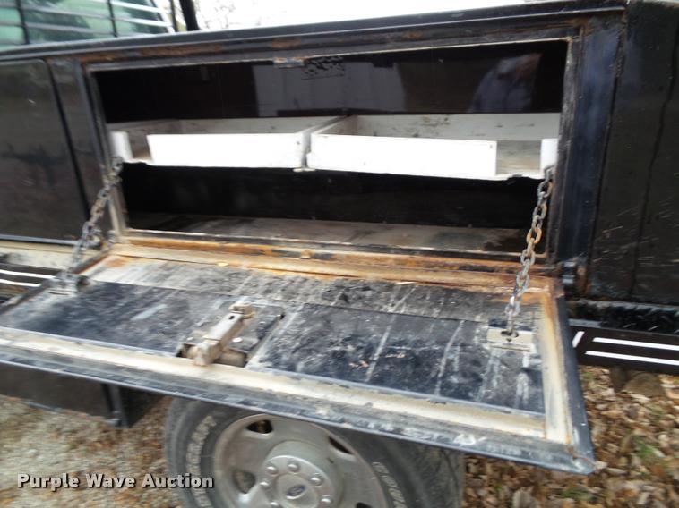 image for item K8074 2007 Ford F250 Super Duty XLT flatbed pickup truck