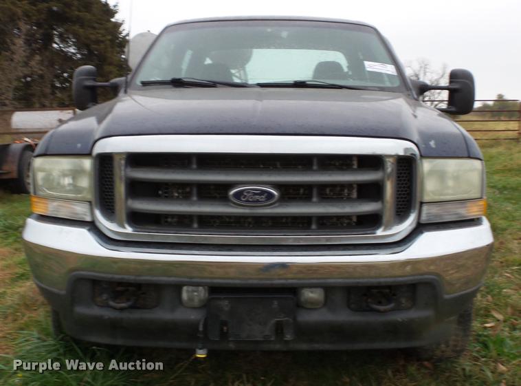 image for item K8079 2002 Ford F250 Super Duty XLT Crew Cab pickup truck