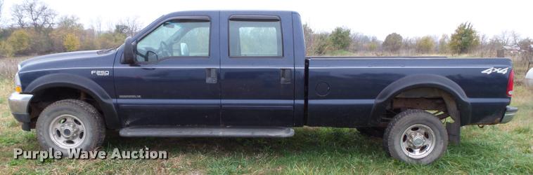 image for item K8079 2002 Ford F250 Super Duty XLT Crew Cab pickup truck