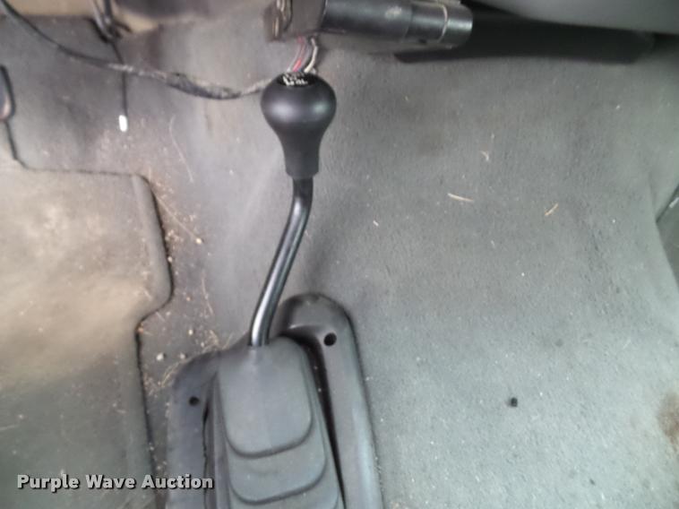 image for item K8079 2002 Ford F250 Super Duty XLT Crew Cab pickup truck