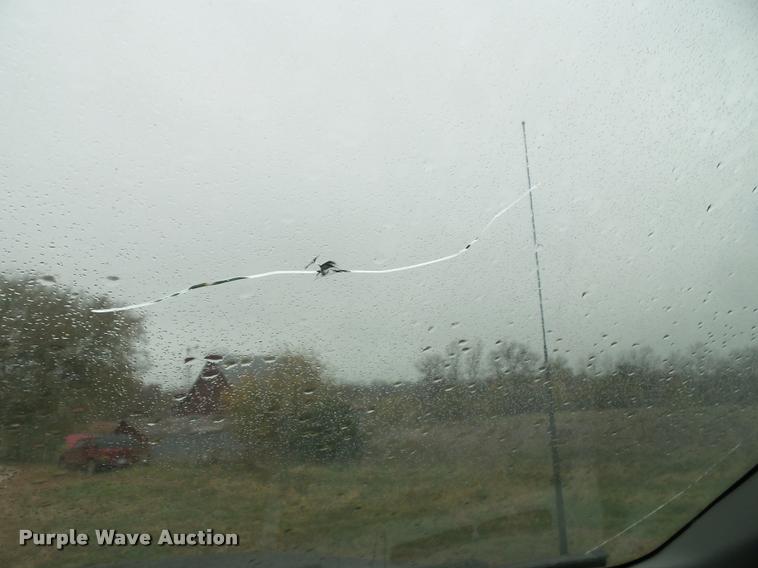 image for item K8079 2002 Ford F250 Super Duty XLT Crew Cab pickup truck