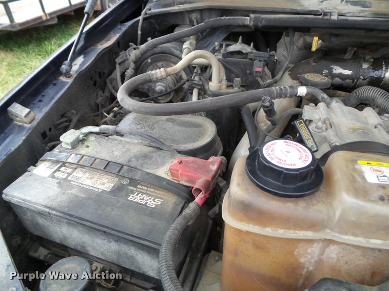 image for item K8079 2002 Ford F250 Super Duty XLT Crew Cab pickup truck