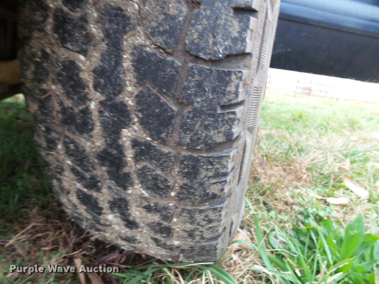 image for item K8079 2002 Ford F250 Super Duty XLT Crew Cab pickup truck