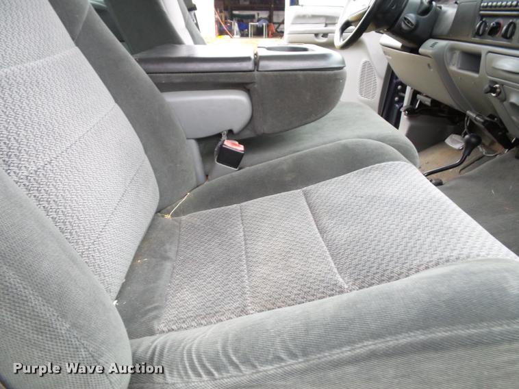 image for item K8079 2002 Ford F250 Super Duty XLT Crew Cab pickup truck