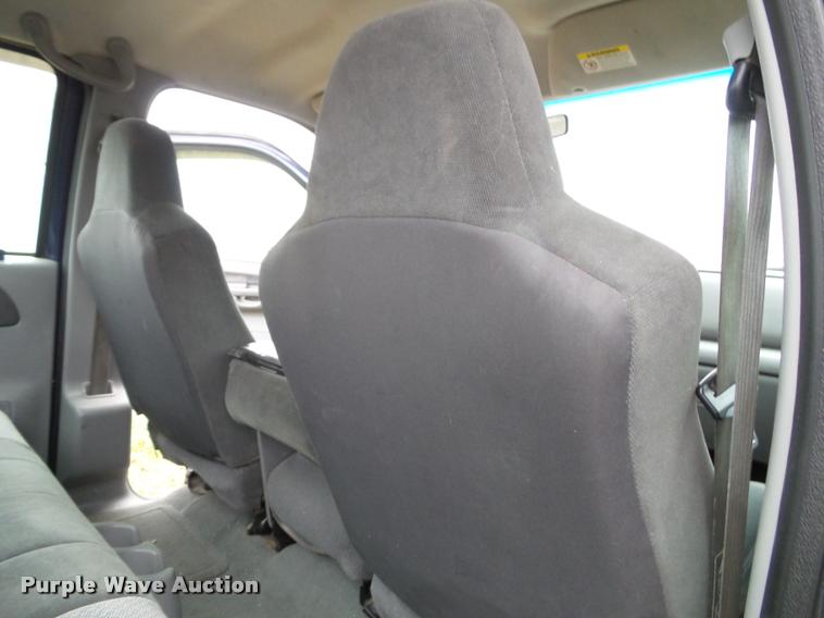 image for item K8079 2002 Ford F250 Super Duty XLT Crew Cab pickup truck