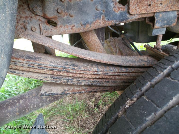 image for item K8079 2002 Ford F250 Super Duty XLT Crew Cab pickup truck