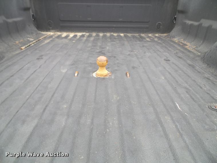 image for item K8079 2002 Ford F250 Super Duty XLT Crew Cab pickup truck