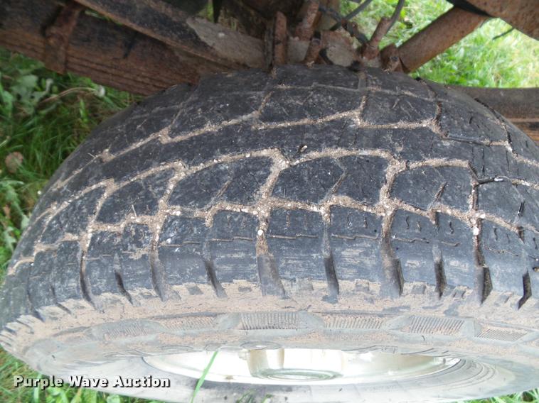 image for item K8079 2002 Ford F250 Super Duty XLT Crew Cab pickup truck