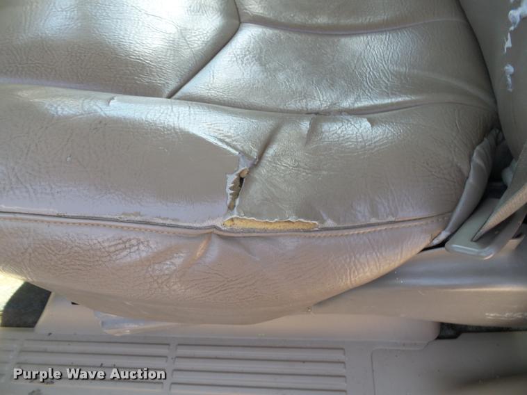 image for item K8080 2003 Chevrolet Silverado 3500 pickup truck