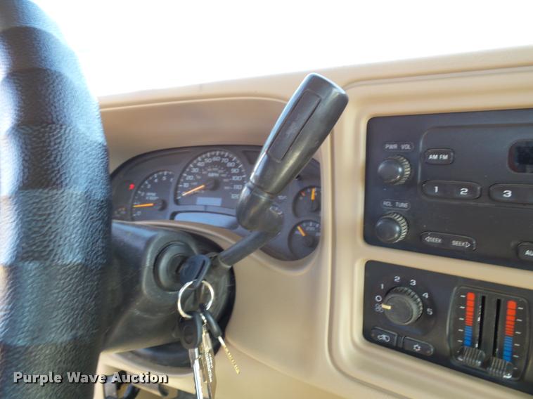 image for item K8080 2003 Chevrolet Silverado 3500 pickup truck