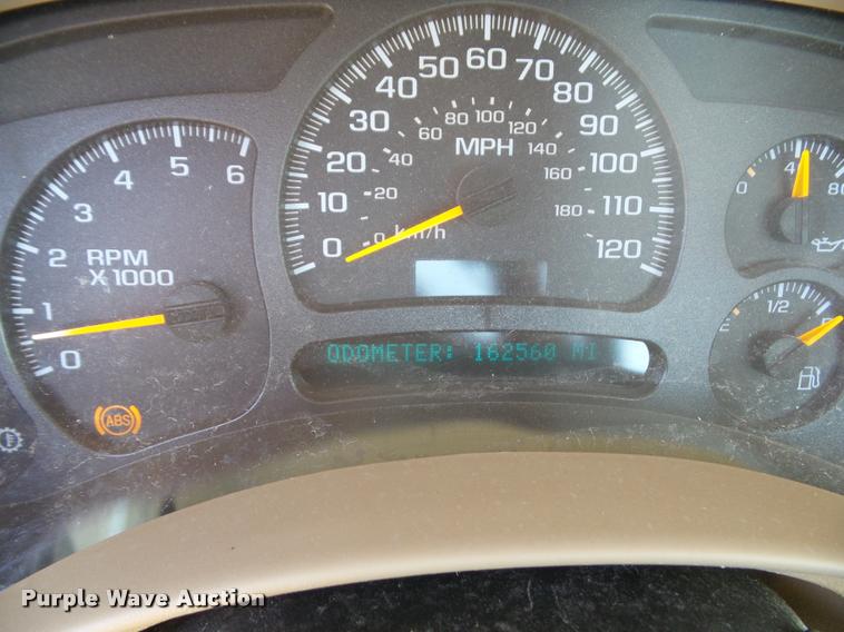 image for item K8080 2003 Chevrolet Silverado 3500 pickup truck